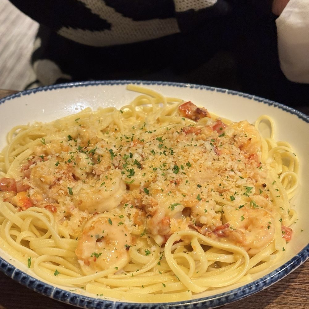 Red Lobster - Creamy shrimp linguine So rich, flavorful, and delicious! - Seafood Near Me - Stockton, California Red Lobster - Creamy shrimp linguine So rich, flavorful, and delicious! - Seafood Near Me - Stockton, California