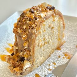 Le Monthi - Homemade Sea salt caramel cake