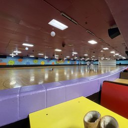 The floor is absolutely humongous. The stereo sounds amazing. Very clean! Maple flooring equals great skating. The floor is absolutely humongous. The stereo sounds amazing. Very clean! Maple flooring equals great skating.
