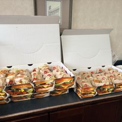 Savvy Sliders - Catering packs of classic sliders and original chicken.