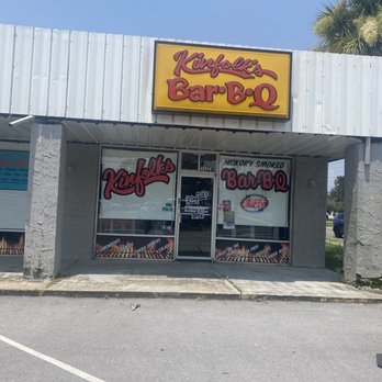 Kinfolks Bar-B-Q - Outside restaurant - Barbeque Near Me - Fort Walton Beach, Florida
