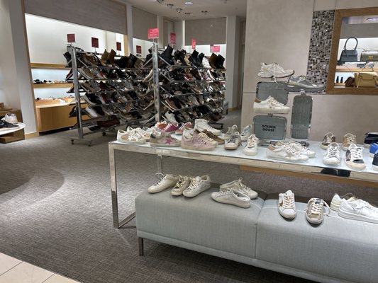 Neiman Marcus by null