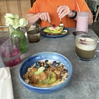 Vibe Cafe - Cafes Near Me - Hilo, Hawaii