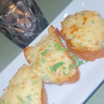 Lido - Creamy Garlic Parmesan Bread - Italian Near Me - New York, New York