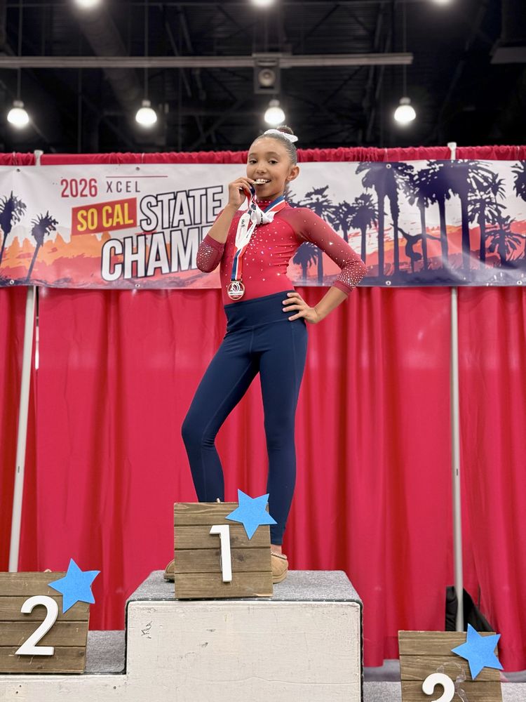 Gyminny Kids La Costa Logo