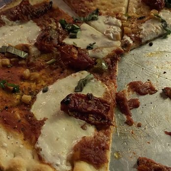Yard House - Margherita Pizza - New American Near Me - Meridian, Idaho