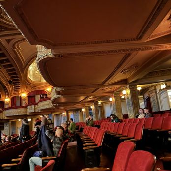 Chicago Theatre - Performing Arts Near Me - Chicago, Illinois Chicago Theatre - Performing Arts Near Me - Chicago, Illinois