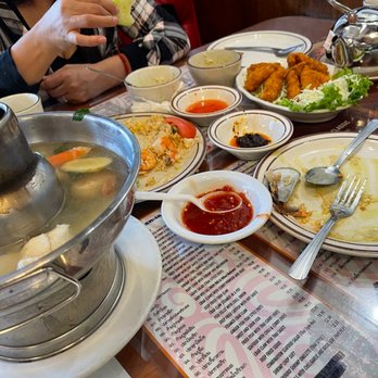 Ocha Classic Restaurant - Seafood soup, yellow curry, fried calamari , jasmin tea - Thai Near Me - Panorama City, California