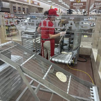 Buc-ee's - Gas Stations Near Me - Calhoun, Georgia