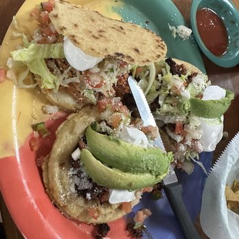 Taqueria El Bronco - Tortas and Gordita. - Mexican Near Me - Saint Louis, Missouri Taqueria El Bronco - Tortas and Gordita. - Mexican Near Me - Saint Louis, Missouri