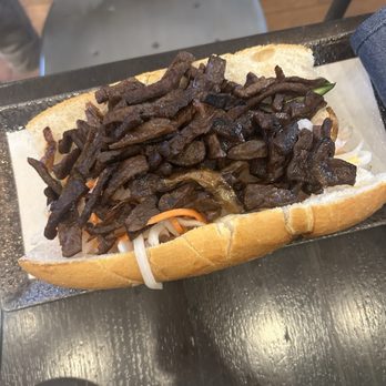Alice & Friends - Bahn Mi - Vegan Near Me - Oak Park, Illinois