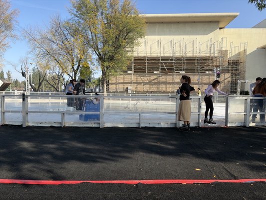 Woodland Hills on Ice by null