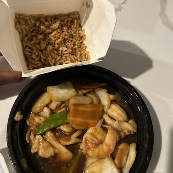 Hong Kong Chinese Restaurant - Triple Delight and fried rice...yuck! - Chinese Near Me - Spring, Texas Hong Kong Chinese Restaurant - Triple Delight and fried rice...yuck! - Chinese Near Me - Spring, Texas