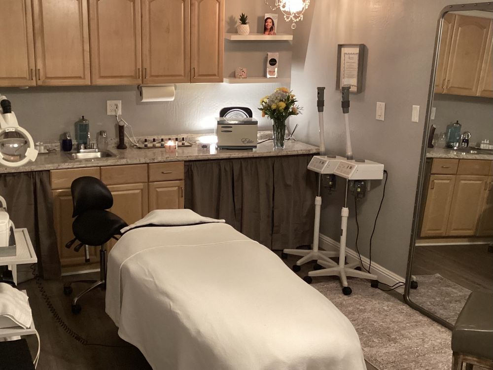 Re-Visions Clinical Skincare Logo