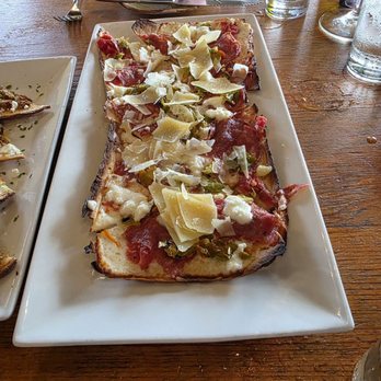 M'tucci's Twenty-Five - Pepperoni and hatch chili flatbread - Italian Near Me - Albuquerque, New Mexico