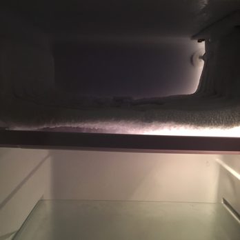Motel 6 Beaverton - I guess this is the ice maker / freezer ? - Hotels Near Me - Beaverton, Oregon
