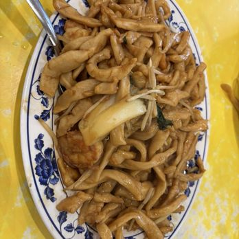 Shandong - Shrimp chow mein ( homemade noodles) - Chinese Near Me - Oakland, California