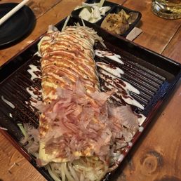 Egg omelette with pork and been sprouts Egg omelette with pork and been sprouts