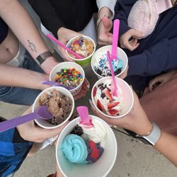 Hoopla Frozen Yogurt