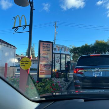 McDonald's - Drive thru - Fast Food Near Me - Mountain View, California McDonald's - Drive thru - Fast Food Near Me - Mountain View, California