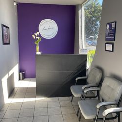 Dee Dee's Tax Services - Lobby