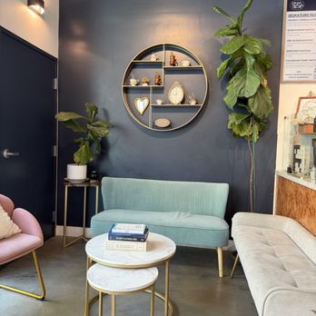 Flow Wine & Coffee - Inside - Coffee & Tea Near Me - Burbank, California Flow Wine & Coffee - Inside - Coffee & Tea Near Me - Burbank, California