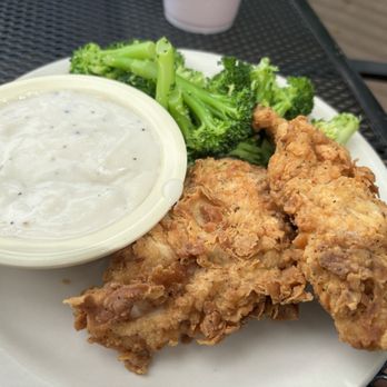 Dahlia Cafe - Kids meal - chicken tenders with brocolli - American Near Me - Liberty Hill, Texas