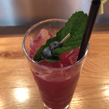 Beatrix - Streeterville - Blueberry Collins - New American Near Me - Chicago, Illinois
