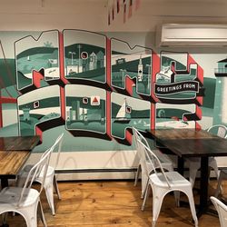 Mom & Pops Burgers - Cute place!
