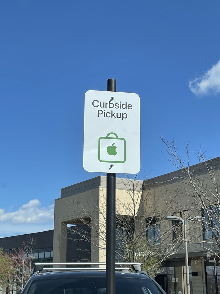 APPLE LEAWOOD Updated August 2024 21 Photos & 206 Reviews 4529