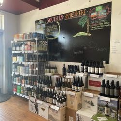 Vienna Wine Outlet - Wine organized by origin