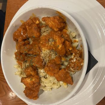 Lui Lui - Mac and cheese with Buffalo chicken - Italian Near Me - Nashua, New Hampshire Lui Lui - Mac and cheese with Buffalo chicken - Italian Near Me - Nashua, New Hampshire