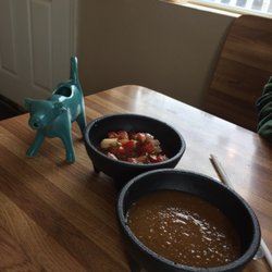 Momma Smith's Cafe - Generous portions of chips and salsa, here with a cow for scale.