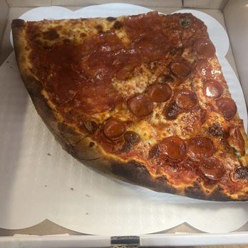 Sauce'd - Lunch Slice burnt crusted pepperoni with "hot honey" - Pizza Near Me - Grapevine, Texas Sauce'd - Lunch Slice burnt crusted pepperoni with "hot honey" - Pizza Near Me - Grapevine, Texas
