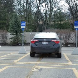 Kroger - One shopper in Clicklist line at noon