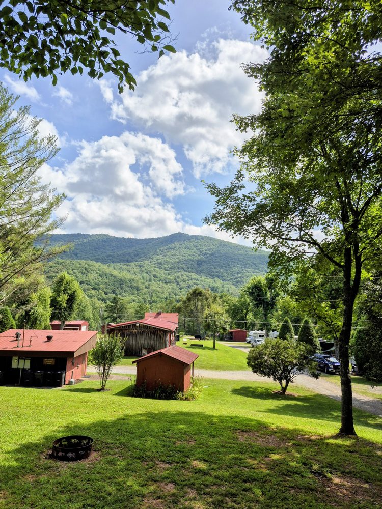 Mountain View Campground Logo