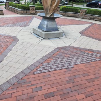 Memorial Park - Landmarks & Historical Buildings Near Me - Arlington Heights, Illinois