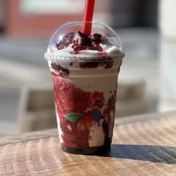 Red Bean Harvest Coffee Roaster - Frappe with purée.