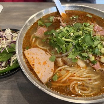 Saigon 88 - #16 Bun Bo Hue - Vietnamese Near Me - Sacramento, California
