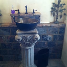 Wash basin in the tasting room