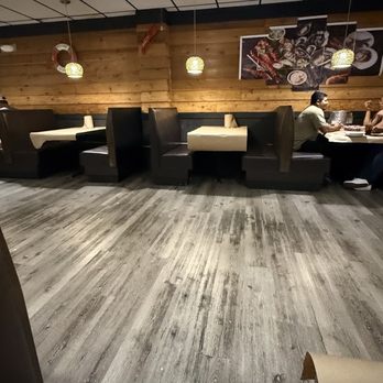The Crab 99 - seating - Seafood Near Me - Hagerstown, Maryland
