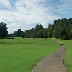 Berkeley Country Club Bar & Grill - Approach to #7