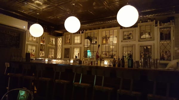 Cocktail Bar by null