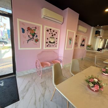 Me Gusta Cafe - Decor - Coffee & Tea Near Me - San Bernardino, California Me Gusta Cafe - Decor - Coffee & Tea Near Me - San Bernardino, California