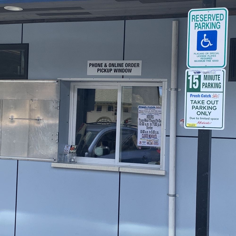 Fresh Catch - Phone order and pick up window - Hawaiian Near Me - Honolulu, Hawaii Fresh Catch - Phone order and pick up window - Hawaiian Near Me - Honolulu, Hawaii