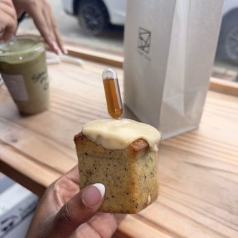O'Some Cafe - earl pound cake - Coffee & Tea Near Me - Watertown, Massachusetts