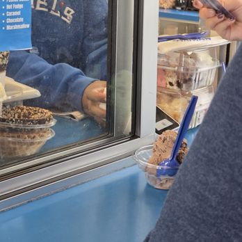 Handel's Homemade Ice Cream - Ice Cream & Frozen Yogurt Near Me - Pasadena, California
