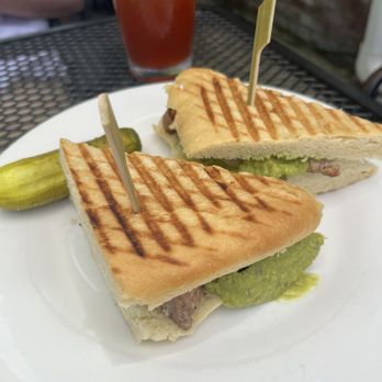 Marketplace Kitchen Table - Chicken Avocado Sandwichavocado - Burgers Near Me - Great Barrington, Massachusetts