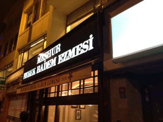 Meshur Bebek Badem Ezmesi by null