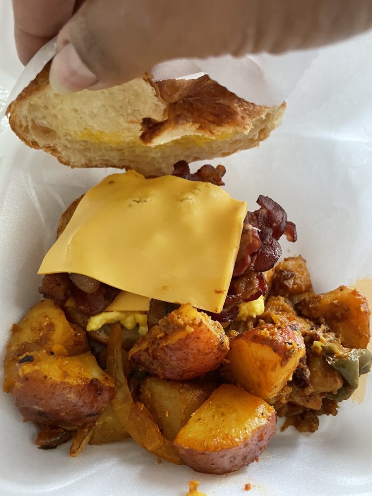 LILLIE MAE’S SOUTHERN CAFE Updated August 2024 3745 N 50th St